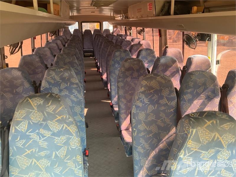 Ashok Leyland Falcon 4x2 51-Seat Transit Bus Minibussen