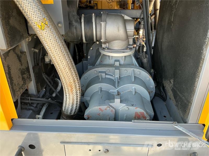Atlas Copco XAHS447 Mobile Air Compressor مكابس