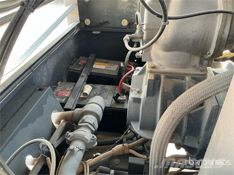 Atlas Copco XAMS 850 مكابس