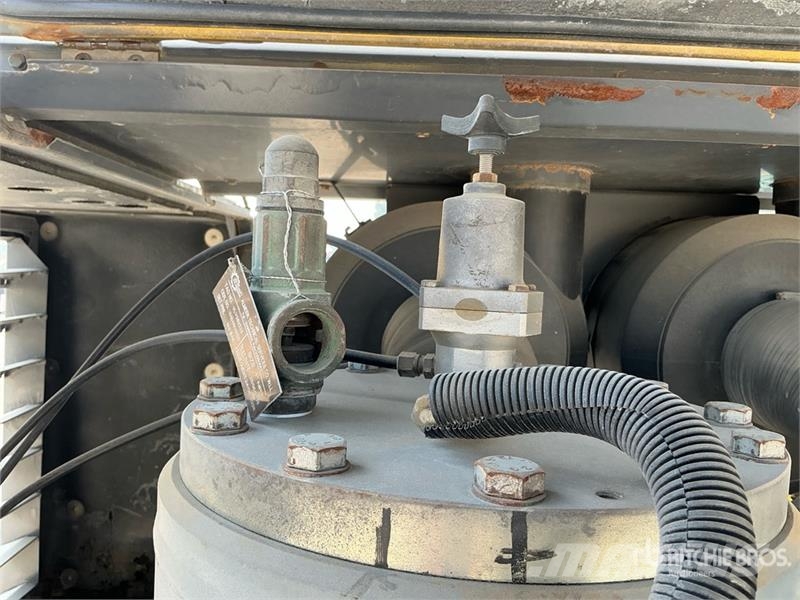 Atlas Copco XAMS 850 مكابس