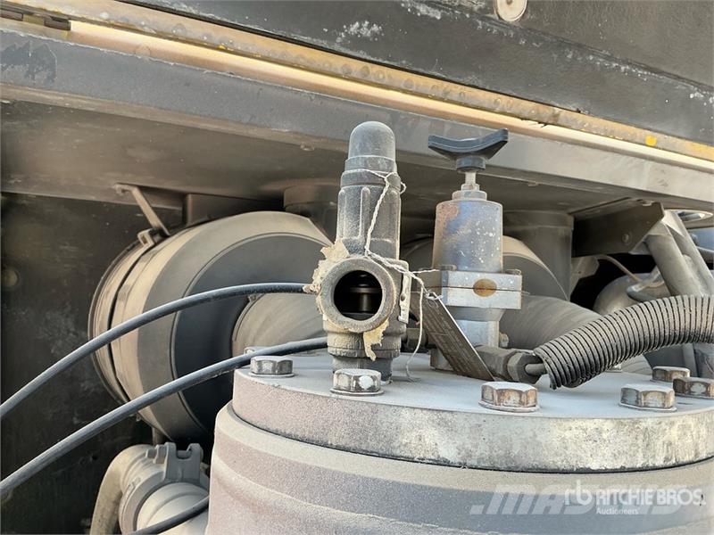 Atlas Copco XAMS 850CD Mobile Air Compressor مكابس