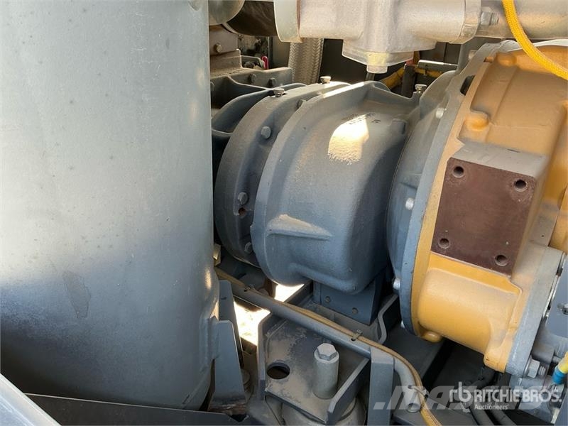 Atlas Copco XAMS850CD Mobile Air Compressor مكابس