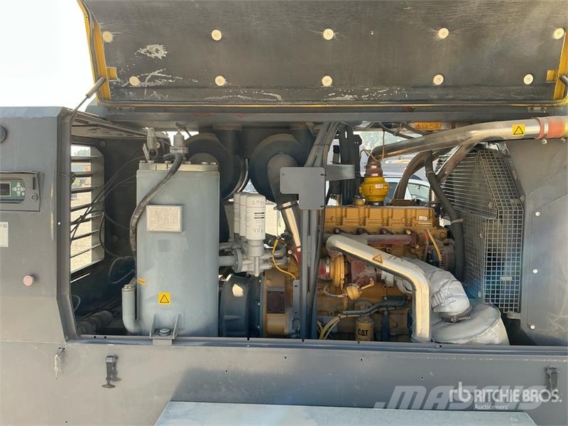 Atlas Copco XAMS850CD Mobile Air Compressor مكابس