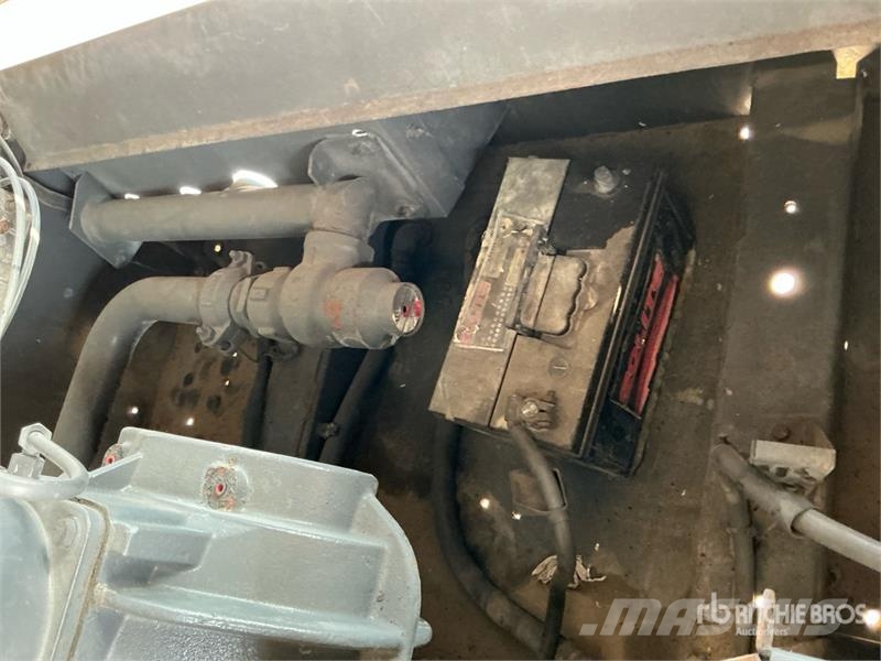 Atlas Copco XATS800 Mobile Air Compressor مكابس