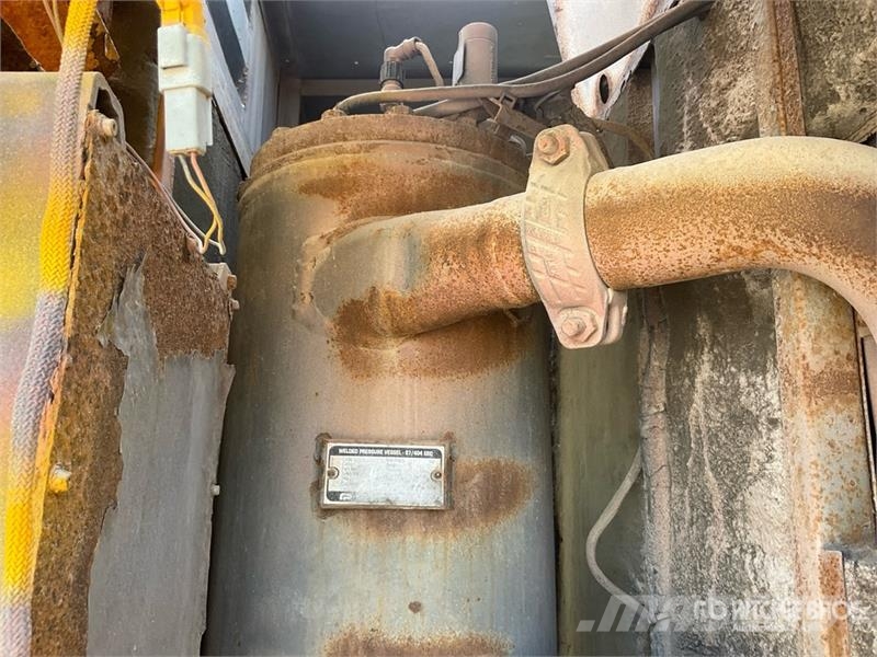Atlas Copco XATS950 Mobile Air Compressor مكابس