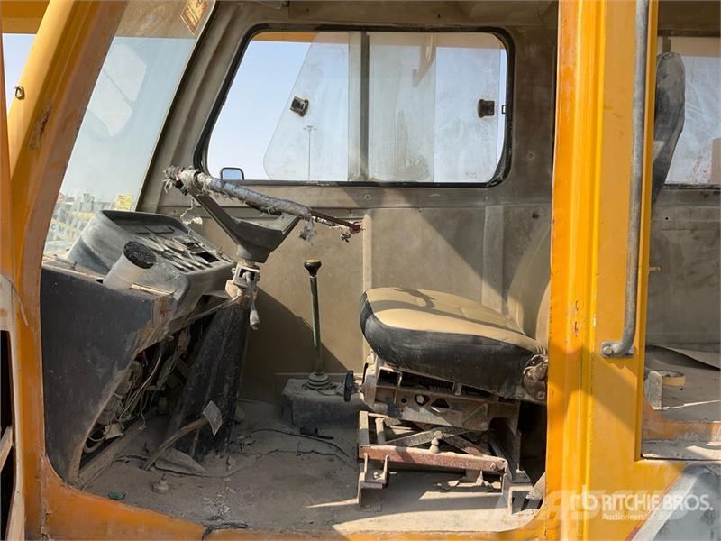 AWM Puyuan C25E 25 ton 6x4 Hydraulic Truck Crane Derik kranovi