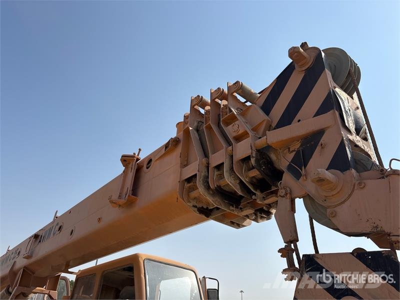  AWM Puyuan-Zoomlion C25 25 ton 6x4 Hydraulic Truck رافعات مجنزرة