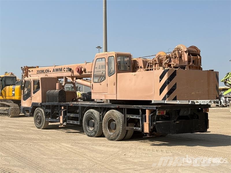  AWM Puyuan-Zoomlion C25 25 ton 6x4 Hydraulic Truck رافعات مجنزرة