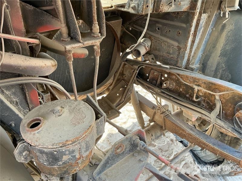 Bedford 10000 L 4x4 Water Truck (Inoperable) Vanningsvogn for støvdemping