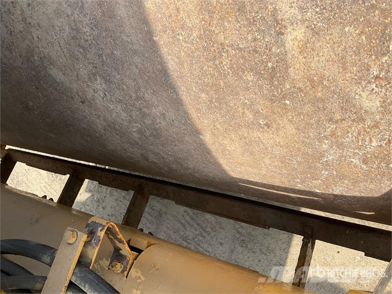 Bomag BW211 D40 Double Drum Roller مداحل أحادية الأسطوانة