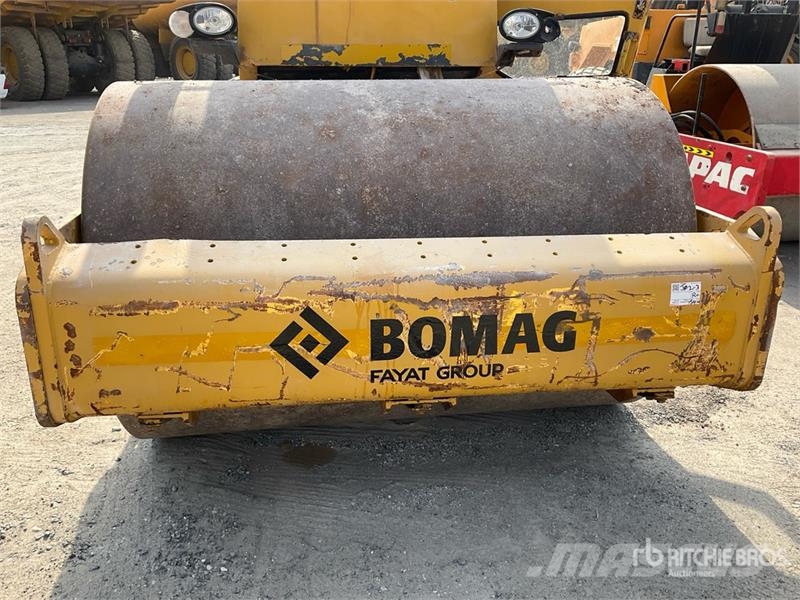 Bomag BW211 D40 Double Drum Roller مداحل أحادية الأسطوانة