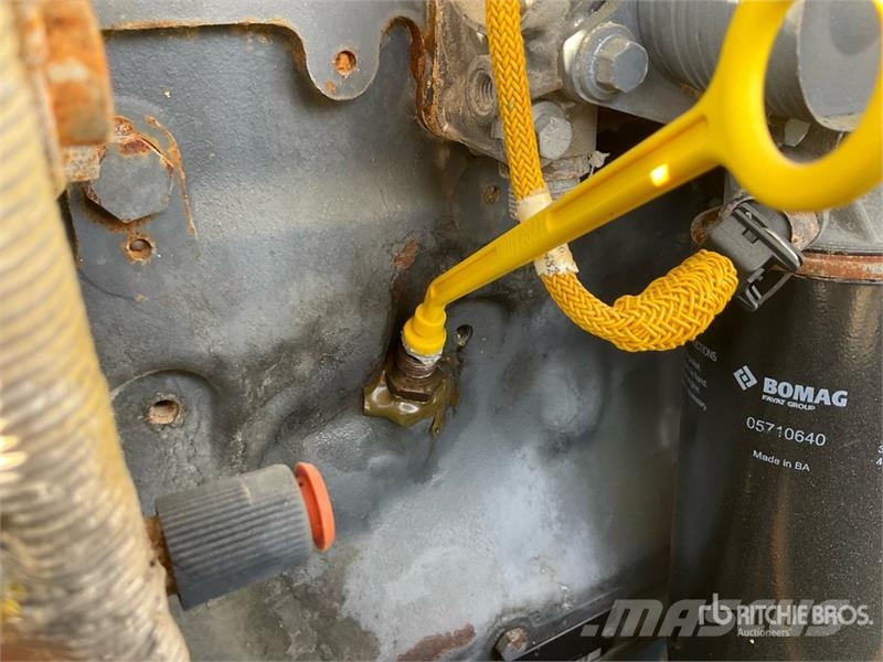 Bomag BW211 D40 Double Drum Roller مداحل أحادية الأسطوانة
