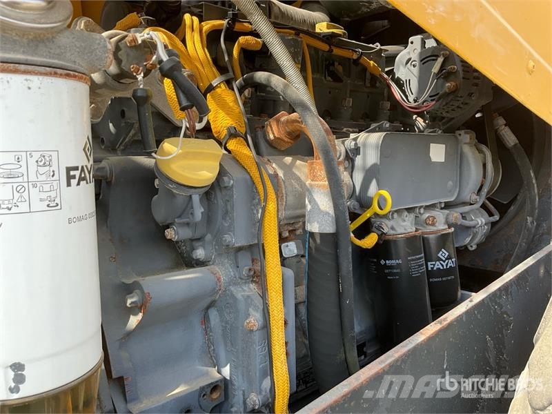 Bomag BW211 D40 Double Drum Roller مداحل أحادية الأسطوانة