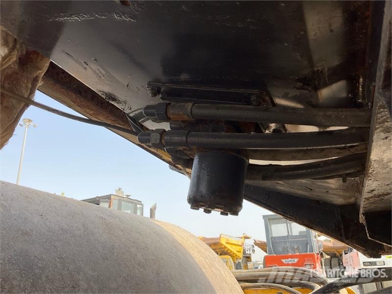 Bomag BW211 D40 Double Drum Roller مداحل أحادية الأسطوانة