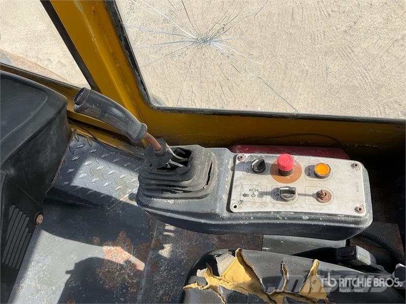 Bomag BW211 D40 Double Drum Roller مداحل أحادية الأسطوانة