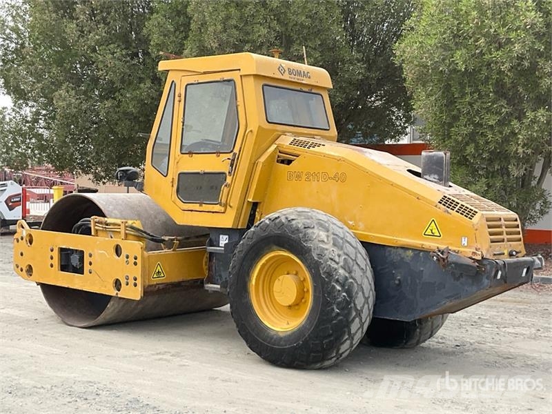 Bomag BW211 D40 Double Drum Roller مداحل أحادية الأسطوانة
