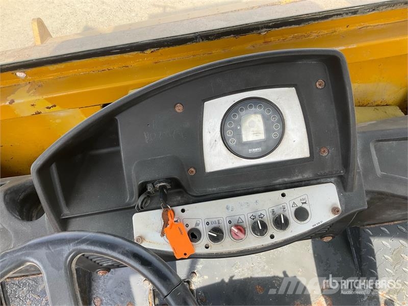 Bomag BW211 D40 Double Drum Roller مداحل أحادية الأسطوانة