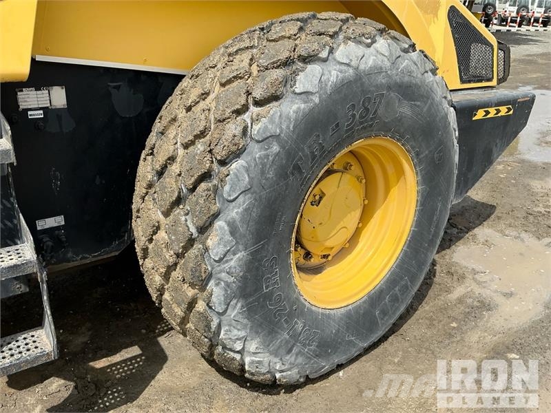 Bomag BW226DI-4 BVC Smooth Drum Compactor Yksivalssijyrät