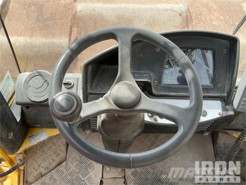 Bomag BW226DI-4 BVC Smooth Drum Compactor Yksivalssijyrät