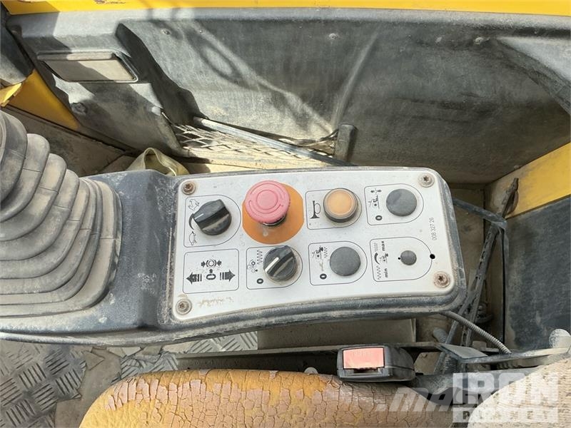 Bomag BW226DI-4 BVC Smooth Drum Compactor Yksivalssijyrät