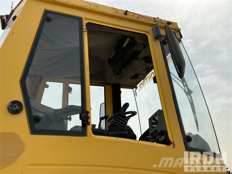 Bomag BW226DI-4 BVC Smooth Drum Compactor Yksivalssijyrät