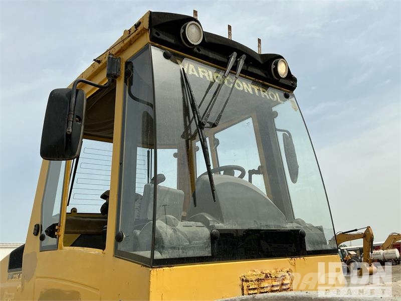 Bomag BW226DI-4 BVC Smooth Drum Compactor Yksivalssijyrät