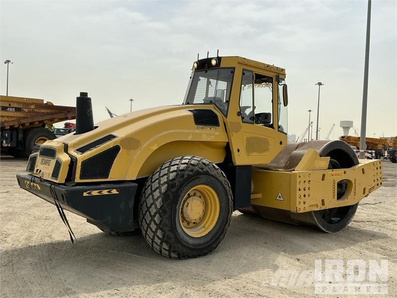 Bomag BW226DI-4 BVC Smooth Drum Compactor Yksivalssijyrät