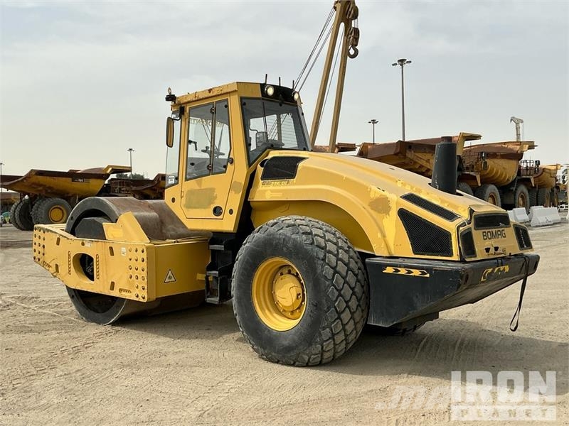 Bomag BW226DI-4 BVC Smooth Drum Compactor Yksivalssijyrät