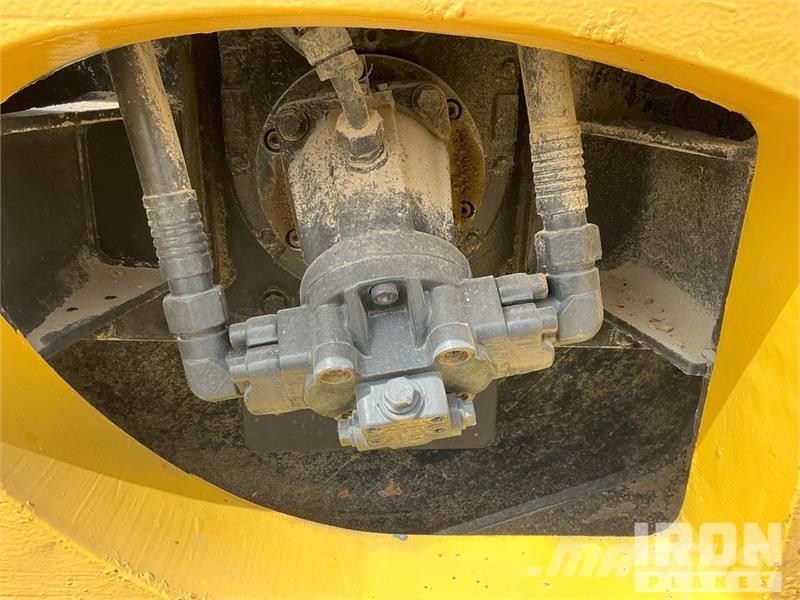Bomag BW226DI-4 BVC Smooth Drum Compactor Yksivalssijyrät
