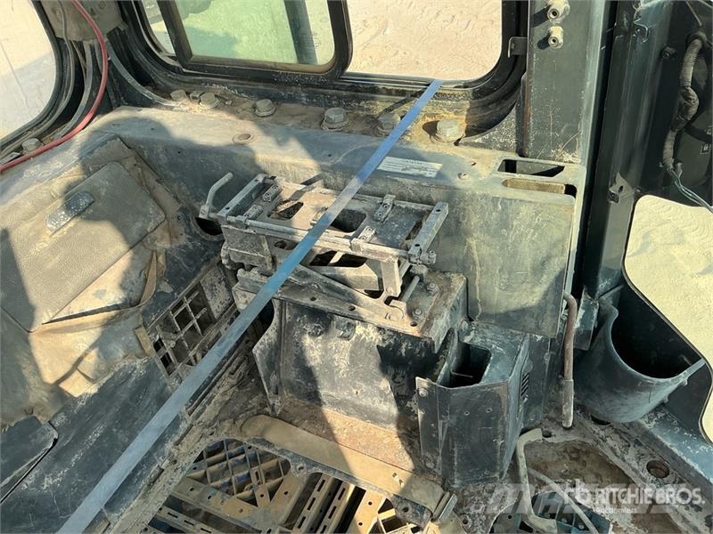 Cab - Fits Komatsu D155-6R Kabine i unutrašnjost