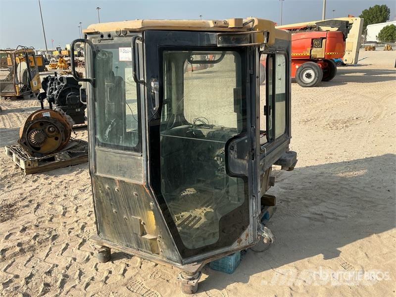 Cab - Fits Komatsu D155-6R Kabine i unutrašnjost