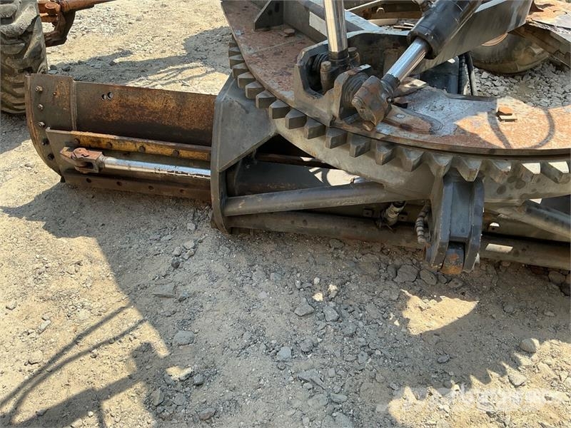 CASE 845 Motor Grader (Inoperable) Greiderid