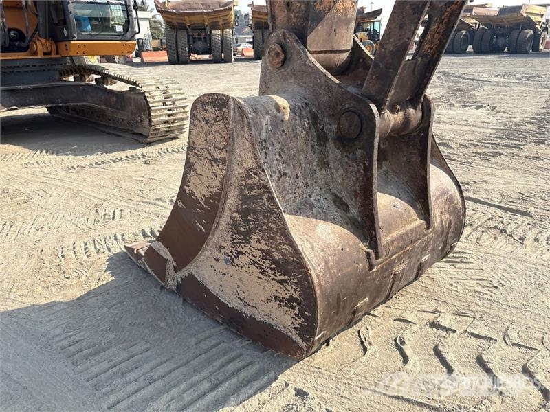 CASE CX370B Tracked Excavator Bageri gusjeničari
