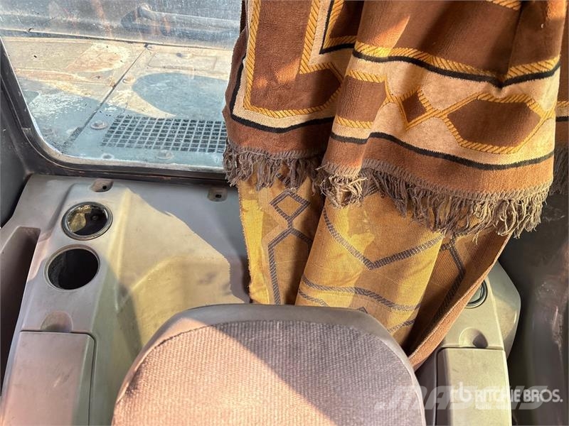 CASE CX370B Tracked Excavator Bageri gusjeničari