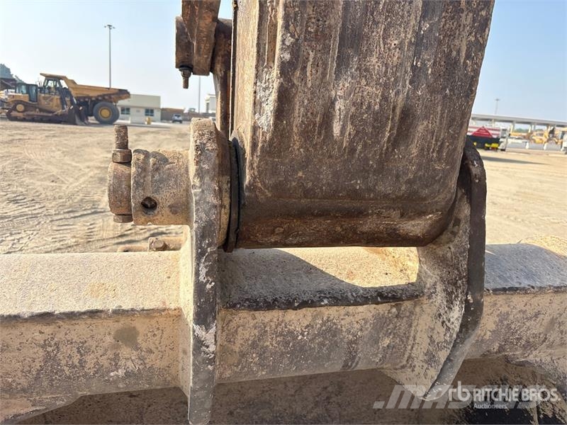 CASE CX370B Tracked Excavator Bageri gusjeničari