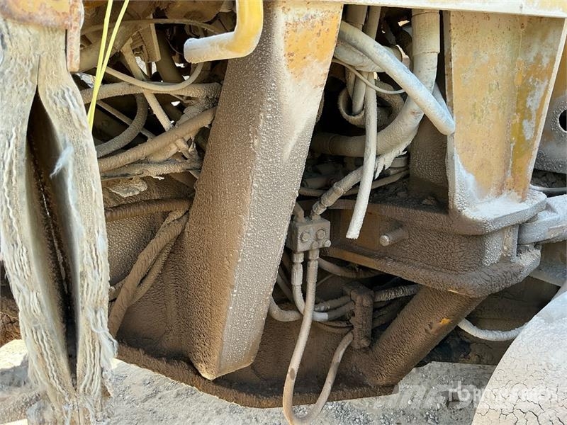 CAT 14G معدات تمهيد الطرق