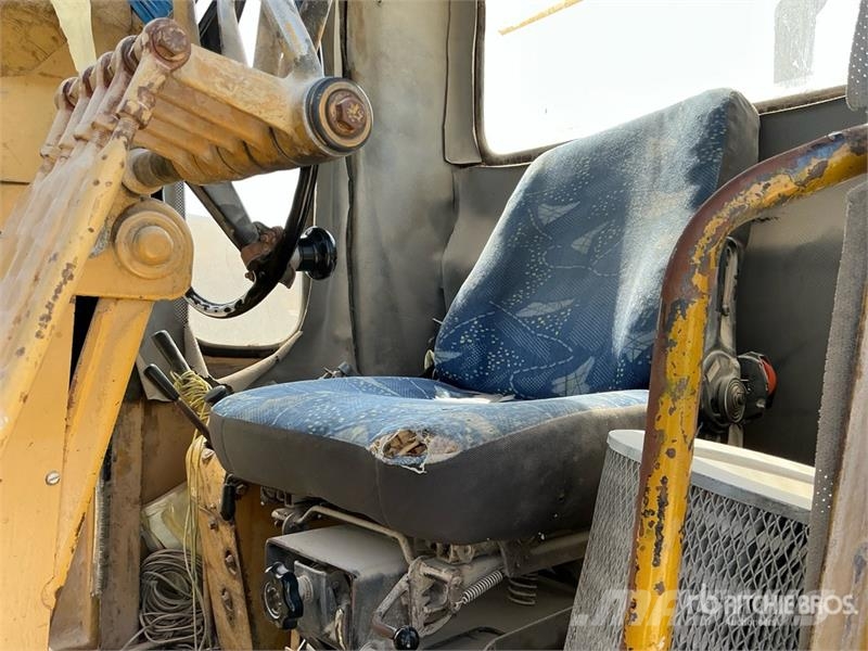 CAT 14G معدات تمهيد الطرق