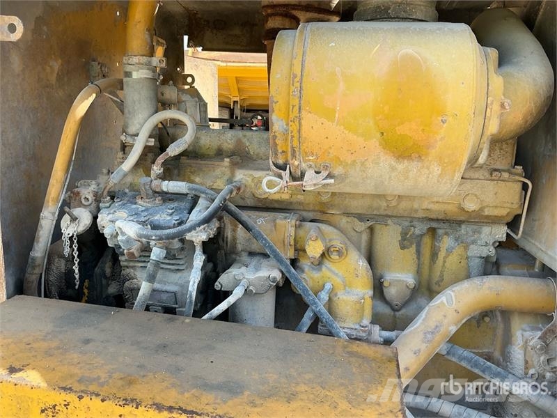 CAT 14G معدات تمهيد الطرق