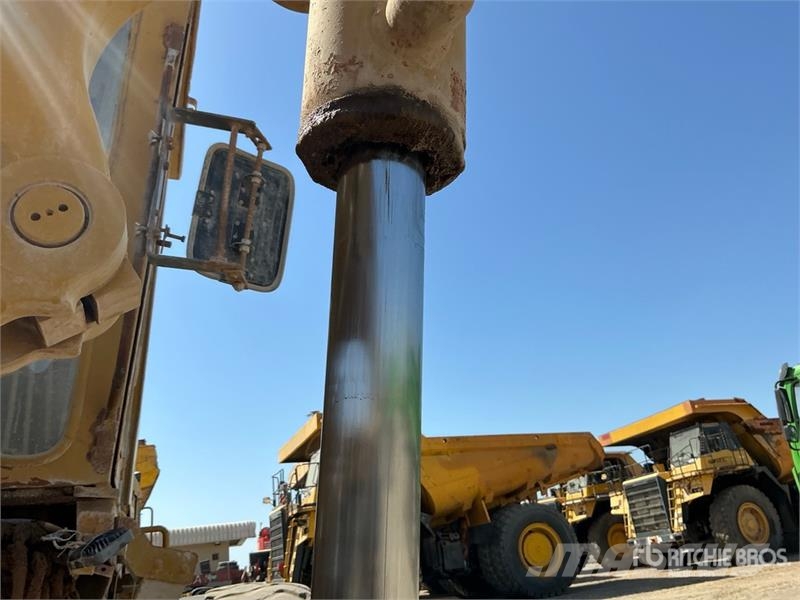 CAT 14G معدات تمهيد الطرق