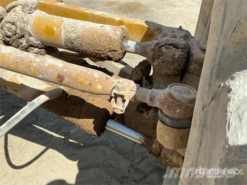 CAT 14G معدات تمهيد الطرق