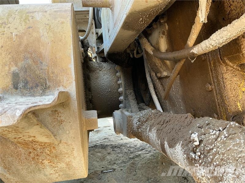 CAT 14G معدات تمهيد الطرق
