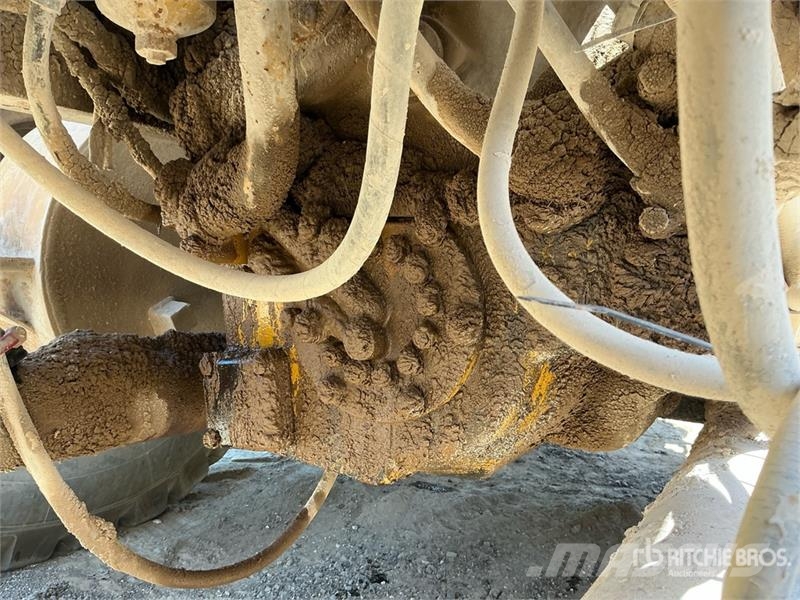 CAT 14G معدات تمهيد الطرق