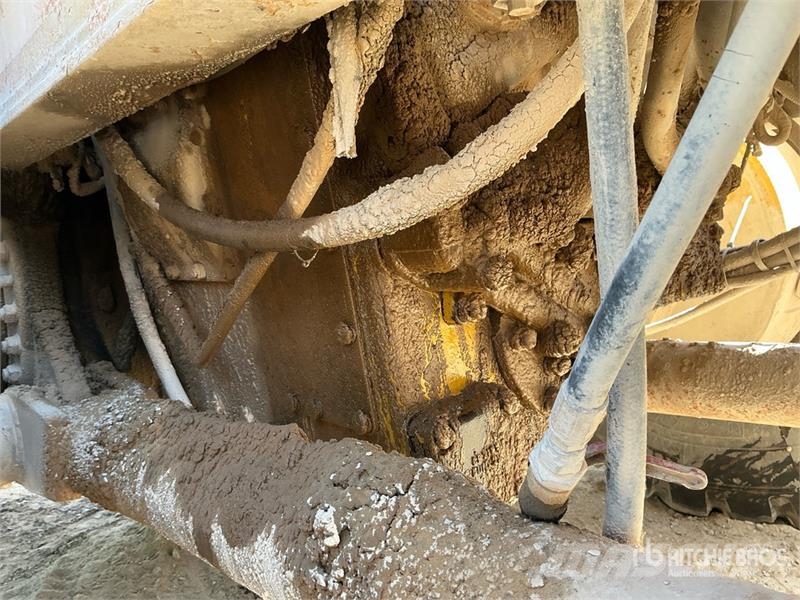 CAT 14G معدات تمهيد الطرق