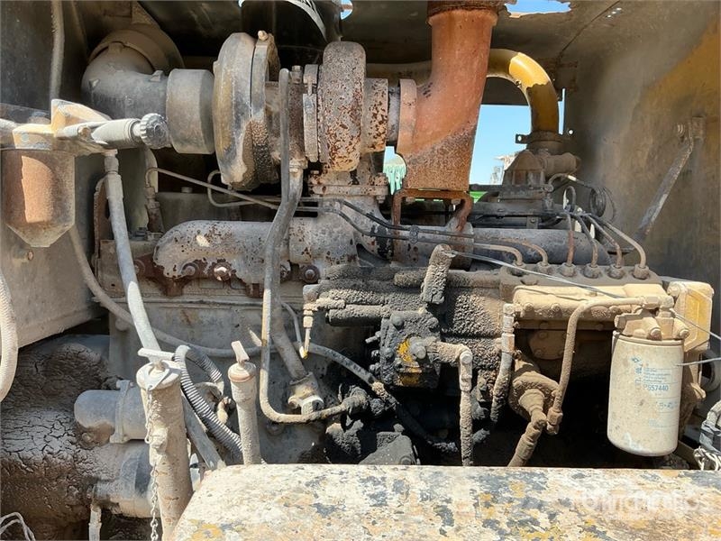 CAT 14G معدات تمهيد الطرق