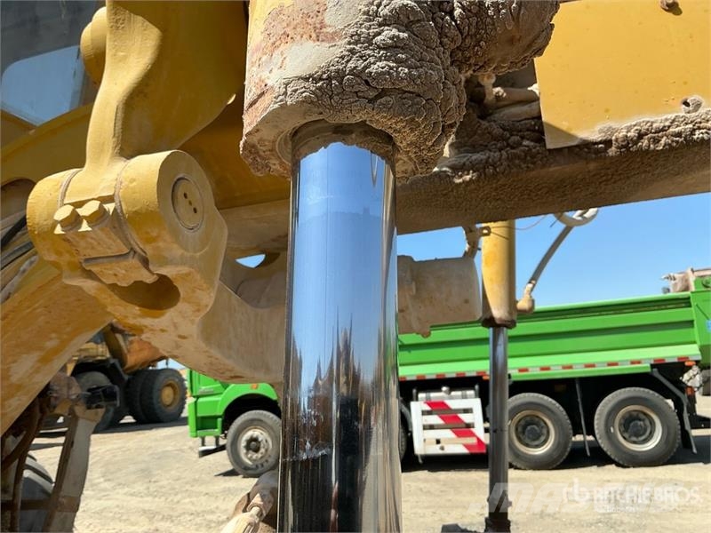 CAT 14G معدات تمهيد الطرق