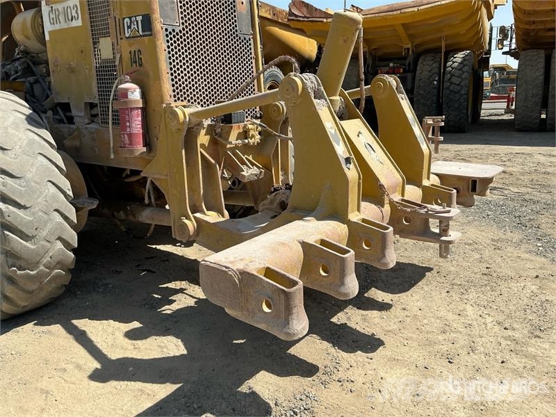 CAT 14G معدات تمهيد الطرق