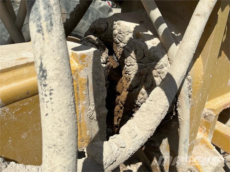 CAT 14G معدات تمهيد الطرق