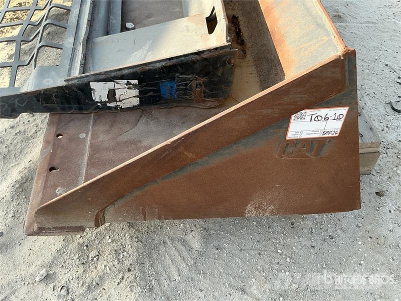 CAT 2000 mm Skid Steer Bucket Kašike / Korpe
