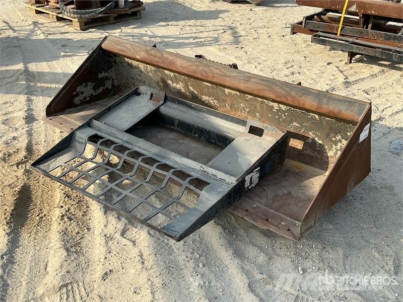 CAT 2000 mm Skid Steer Bucket Kašike / Korpe
