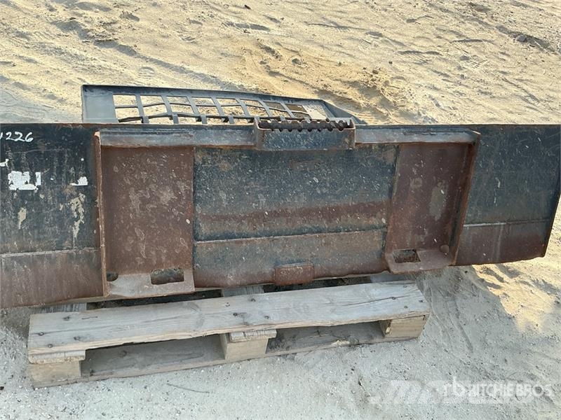 CAT 2000 mm Skid Steer Bucket Kašike / Korpe